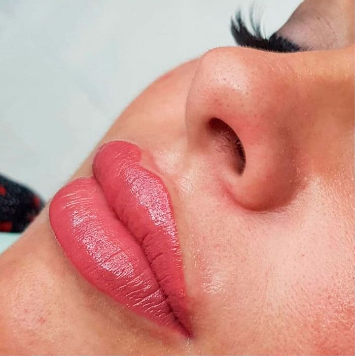 Micropigmentación de labios. Modelo de mujer real de Las Pestañas de Julia